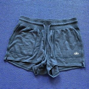 alo yoga shorts